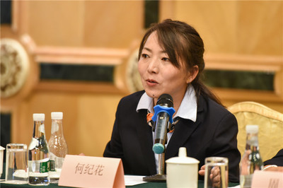 &ldquo;永遠跟黨走,勞動最光榮&rdquo;云南世博集團舉行&ldquo;五一&rdquo;勞模工匠座談會